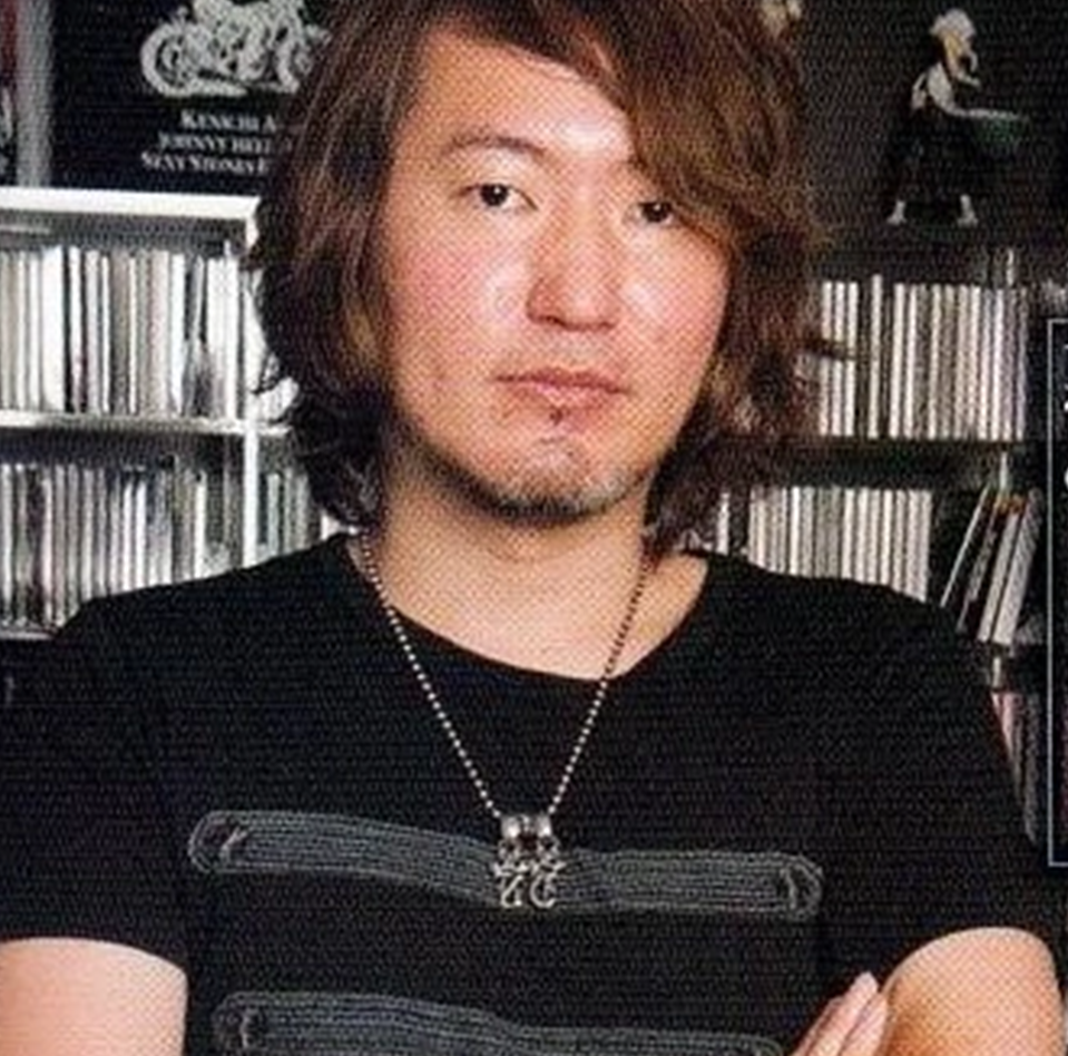 Tite Kubo shikishi educational album cover — authentic vs counterfeit reference gallery (non-commercial study archive)